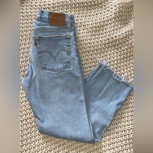 Levi’s Wedgie Straight Light wash